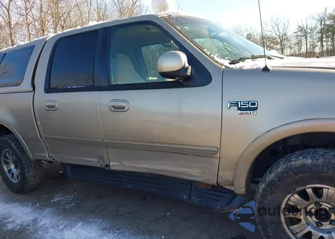 2001 Ford F-150 King Ranch Edition/Lariat/Xlt from USA, damaged, VIN 1FTRW08W61KD80353